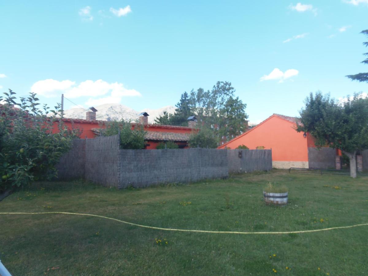 El Uncar Villa Castrejon de la Pena ภายนอก รูปภาพ