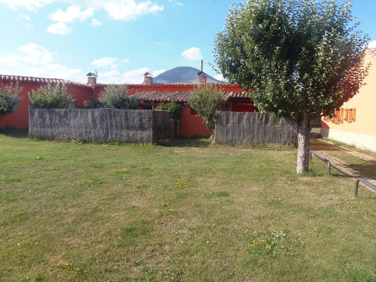 El Uncar Villa Castrejon de la Pena ภายนอก รูปภาพ
